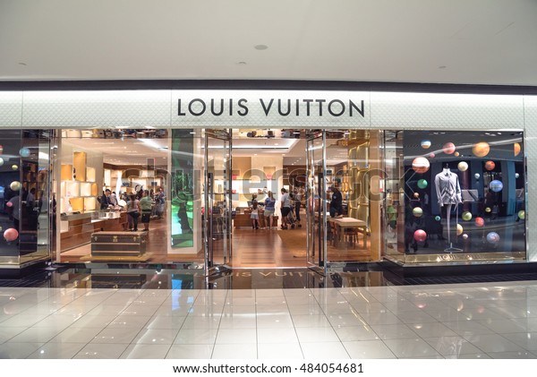 Houston Usaug 27 2016entrance Louis Vuitton Stock Photo (Edit Now) 484054681
