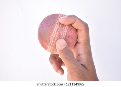 How To Grip The Off Spin Bowling In The Cricket