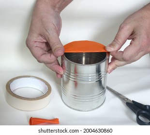 How To Make Musical Bass Drum For Children At Home Using Easily Accessible Materials Such As An Empty Can, Balloon, Scissors, Japanese Food Stick, Adhesive Tape And Decorative Sticker. Sao Paulo 2021