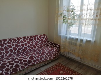 How To Make Repairs And Arrange Furniture In A Very Small Apartment. And Also Choose The Color Of The Walls.