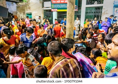 Howrah, West Bengal, India - 15th April 2019 : Hindu Devotees Praying To Holy Wood - During Gajan And Charak Puja - A Hindu Festival. Lord Shiva, Neel And Dharmathakur Are Worshipped.