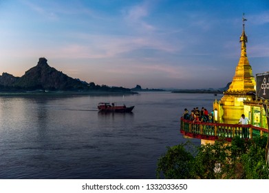 Hpa An. Myanmar. 12/12/2016. Shwe Yin Myaw Pagoda