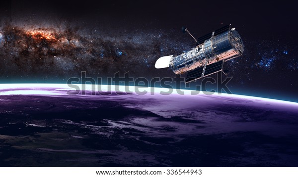 Hubble Uzay Teleskobu Dünya'nın yörüngesinde. NASA tarafından döşenmiş bu görüntünün unsurları.