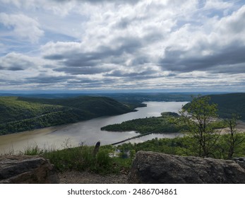 Hudson River from Perkins Memorial Drive in NY - Powered by Shutterstock