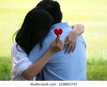 Hug Love Couple With Lovely Heart - Shutterstock ID 1258855747