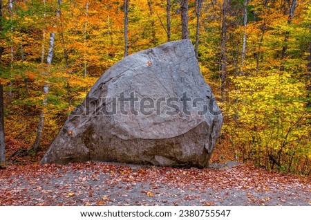 Huge boulder at the trail head at Lookout Trail in Algonquin Park