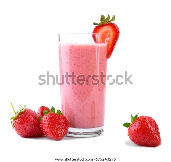 白い背景に大きなグラスと 水気の多い新鮮な赤いイチゴと有機乳 美しいイチゴから成るピンクの飲み物や飲み物 美味しいピンクのスムージー の写真素材 今すぐ編集