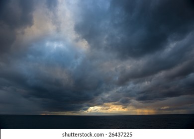 576 Huge storm clouds over ocean Images, Stock Photos & Vectors ...