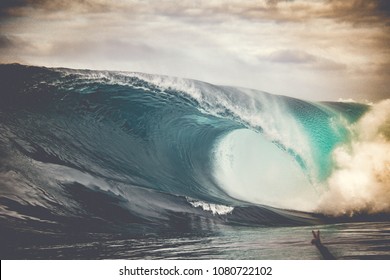 Huge Wave Crashing