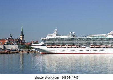 Huge White Cruise Ship Port Tallinn Stock Photo 1493444948 | Shutterstock