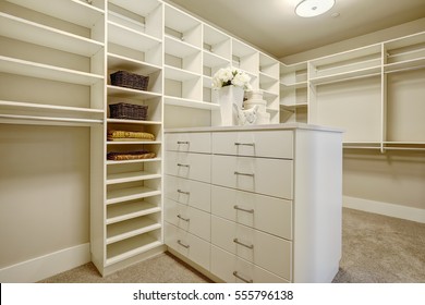 Walk In Closet Images Stock Photos Vectors Shutterstock