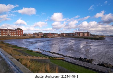 Hull, Yorkshire, UK 01 30 2022 Coastal Bay And Houses