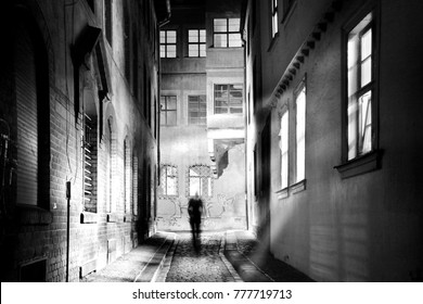 Dark Alleyway Images Stock Photos Vectors Shutterstock