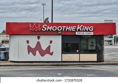 Humble, Texas/USA 11/28/2019: Smoothie King Shop Located In Humblewood Shopping Center On Highway 59 In Humble, TX. Smoothie Business Chain Located Mostly In The USA. Founded In 1973.