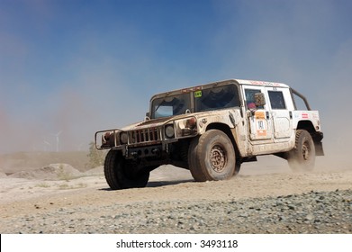 Hummer H1 In Offroad Race Action