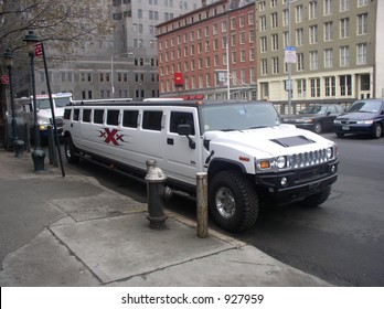 Hummer H2 Stretch Limo