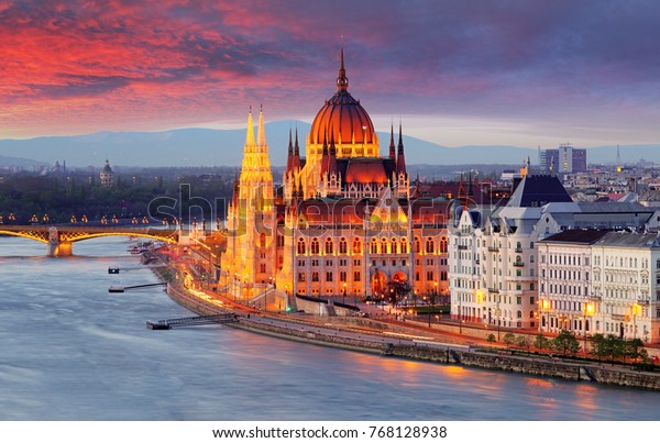 Photo De Stock De Parlement Hongrois Budapest Au Coucher Du