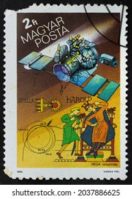 Hungary - CIRCA 1986: Postage Stamp 'USSR Vega And Bayeaux Tapestry Detail' Printed In Hungary. Series 'Halley's Comet', 1986.