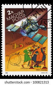 HUNGARY - CIRCA 1986: A Stamp Printed In Hungary Shows Halleys Comet, USSR Vega, Bayeaux Tapestry Detail, Circa 1986