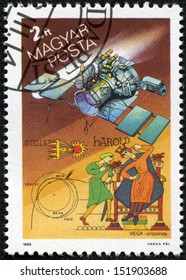 HUNGARY - CIRCA 1986: A Stamp Printed In Hungary Shows Halleys Comet, USSR Vega, Bayeaux Tapestry Detail, Circa 1986