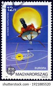 HUNGARY - CIRCA 1991: A Stamp Printed In Hungary Shows Ulysses Robotic Space Probe, Was Launched In 1990 And Made Three Scans Of The Sun, Circa 1991