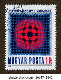 Hungary Stamp CIRCA 1973: A Stamp Printed In Hungarya Shows Vega-Chess, By Victor Vasarely.