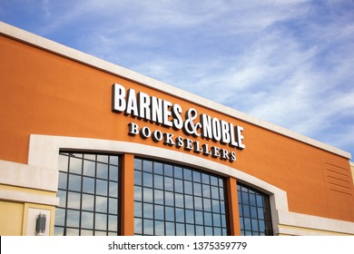 Book Store Exterior Images Stock Photos Vectors Shutterstock