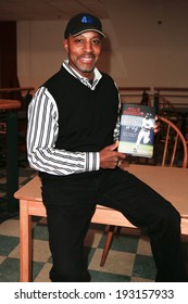 HUNTINGTON, NY-MAY 16: Former MLB Player/manager Willie Randolph Signs Copies Of His Book 