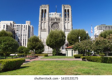 Huntington Park And Grace Cathedral, San Francisco, California, USA.