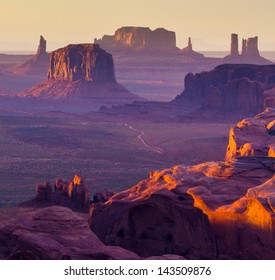 Hunt's Mesa, Monument Valley - American West