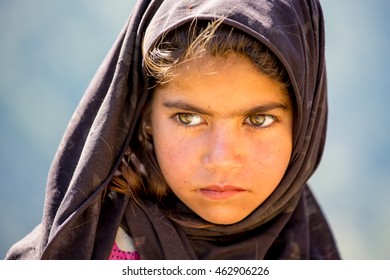 Hunza Pakistan April 13 2016 Unidentified Stock Photo 462906226 ...