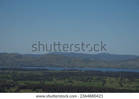 Huon hill lookout Parklands spectacular views of Lake Hume, the Kiewa Valley, the Alpine Region, Murray and Kiewa Rivers, and Albury and Wodonga cities in Victoria, Australia. Stock foto © 