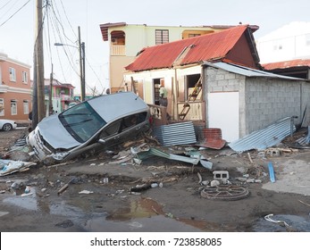 Hurricane MARIA on the island of Dominica Hurricane force 5 hit the whole island, 95% of homes are destroyed.the water and electrical supply system is demolishedThe population is terrified 09/18/2017.