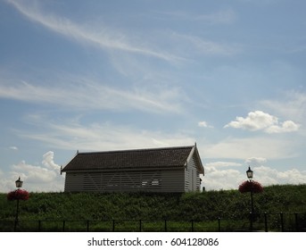 hut