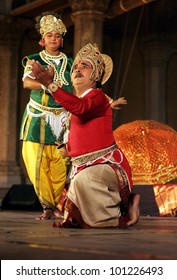 HYDERABAD,AP,INDIA-APRIL 24:Artists Of Padma Vibhushan Pandit Birju Maharaj Group Perorm Kathak Dance During Heritage Week At Chowmohalla Palace OnApril 24,2012 In Hyderabad,Ap,India.