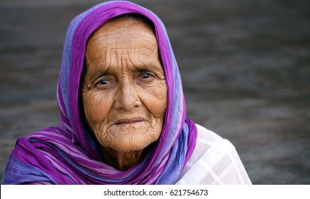 Hyderabadindiaapril 13closeup Portrait Indian Homeless Senior Stock ...