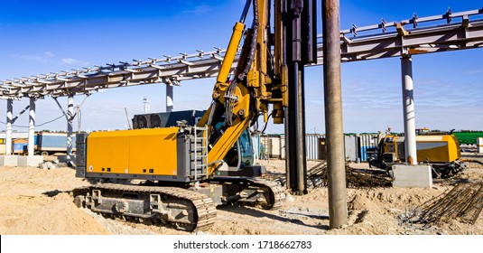 Hydraulic Drilling Rig. The Device Of Bored Piles With Casing. Foundations And Grounds. Drilling In The Ground. Technologies.