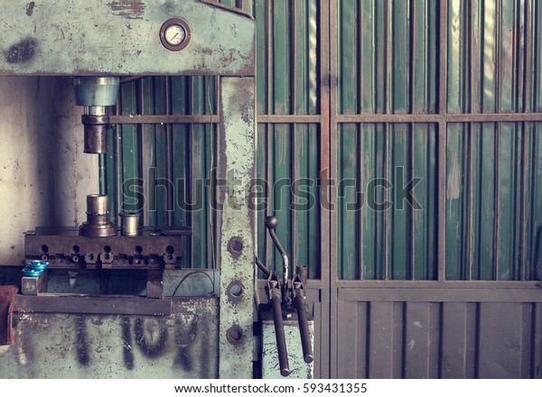 Hydraulic press machine.\
Machinery plant.