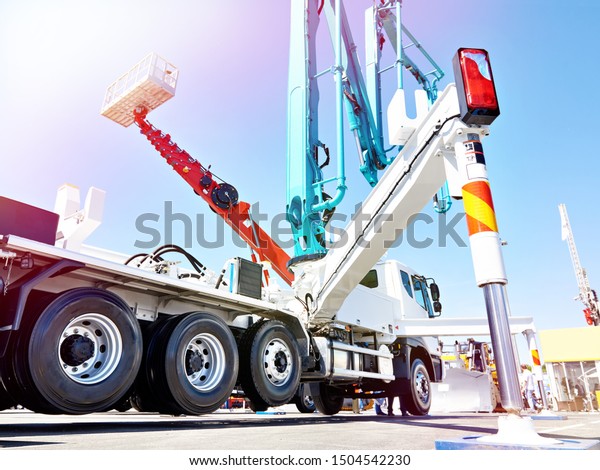 Hydraulic\
support for truck construction concrete\
pump