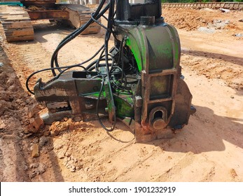 Hydraulic Vibro Hammer for driving or installing the steel sheet piles. A vibratory hammer is used to drive sheet piles, pipes or other elements into the soil by vertical vibrations.