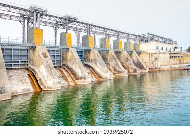 Hydroelectric Power Plant . Pumped Storage Hydropower Is A Type Of Hydroelectric Energy Storage