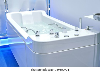 hydromassage bath for medical procedures