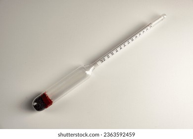 Hydrometer for measuring the density of liquids
