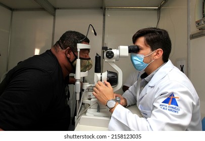 Ibotirama, Bahia, Brazil - May 18, 2022: Patient During Consultation With An Ophthalmologist In A Public Health Program In The City Of Ibotirama.