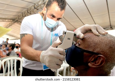 Ibotirama, Bahia, Brazil - May 18, 2022: Patient During Consultation With An Ophthalmologist In A Public Health Program In The City Of Ibotirama.