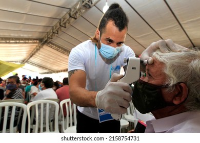 Ibotirama, Bahia, Brazil - May 18, 2022: Patient During Consultation With An Ophthalmologist In A Public Health Program In The City Of Ibotirama.