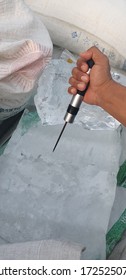 Ice Breaker Steel Is A Tool That Helps Break Ice Easily.