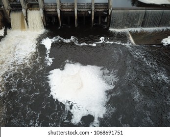 Ice Breaking Off The Dam