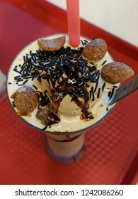 Ice Cream Shake With Chocos