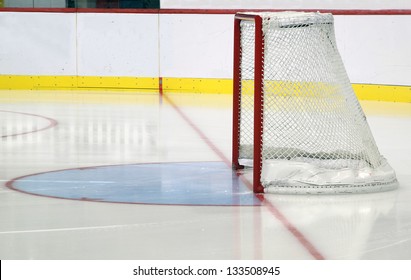 Ice hockey net and goalie crease